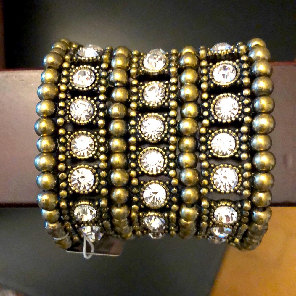 Stretch Bracelet .